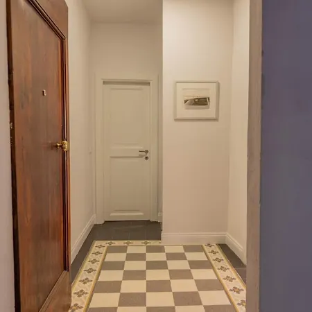 Windrose Oleander's Apartment